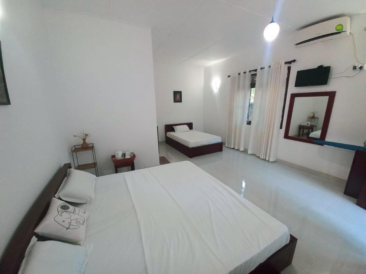 S & D Resort Anuradhapura Exteriör bild